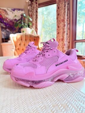 💗BOLD & BUBBLEGUM — AUTHENTIC Pink Balenciaga Triple S Sneakers Sz 38 LIKE NEW